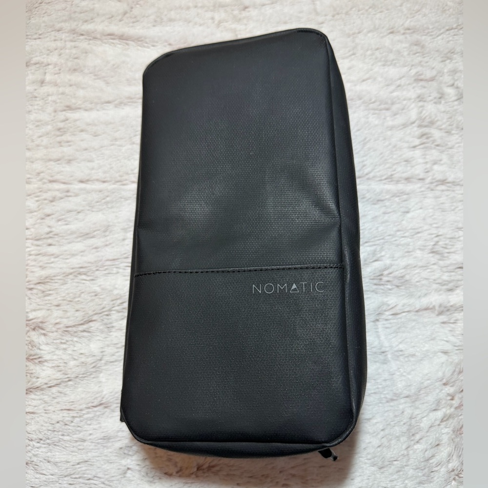 Nomatic Toiletry Bag 2.0